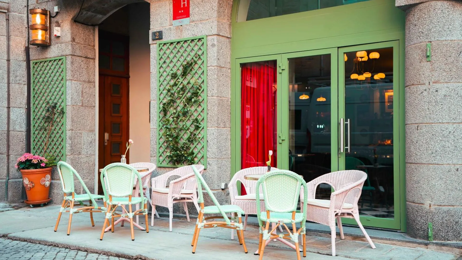 Hotel Le Croiseur Intra Muros Saint-Malo 2*,  France