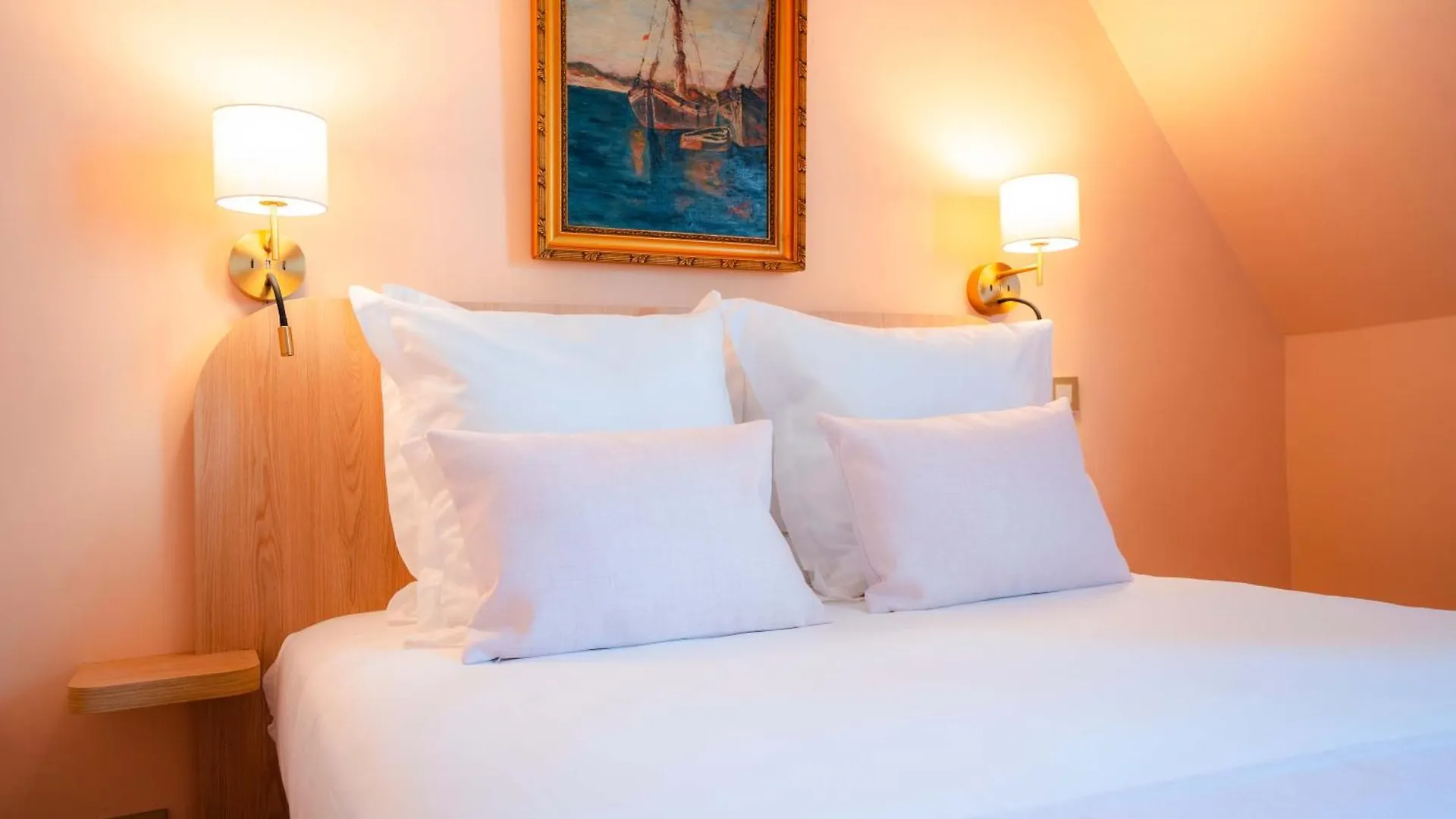 Hotel Le Croiseur Intra Muros Saint-Malo 2*,