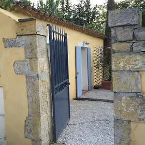 https://charmant-studio-brignoles.fr-provencehotel.com